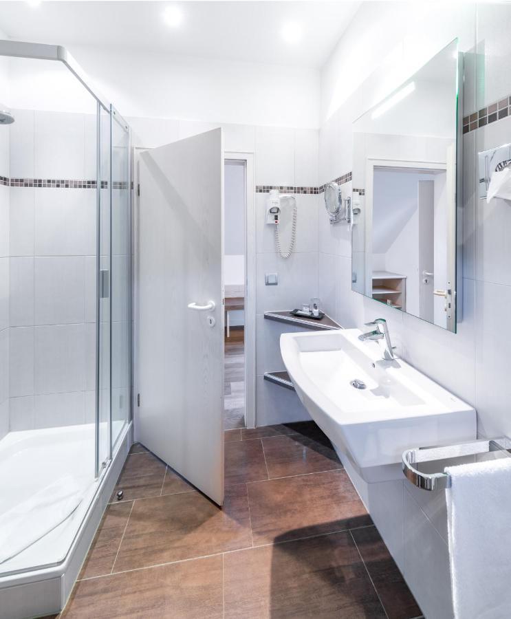 Hotel Zur Krone Меербуш Екстериор снимка